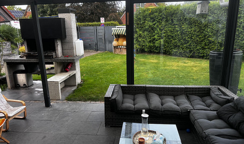 Lovingly renovated miracle of space near Tangstedt near Rellingen - commission-free - with installment plan option