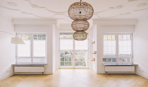 Hochwertiger Stilaltbau-Traum (EG, Terrasse, Garten, Garage) - zentral & ruhig