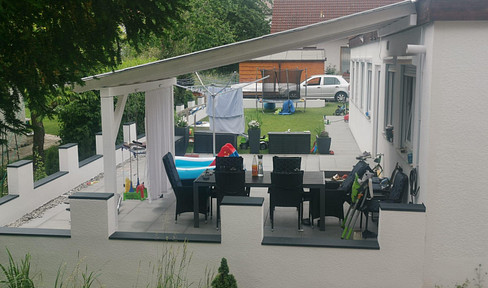 Modernes Wohnglück auf einer Ebene: Kernsanierter Bungalow mit High-End-Küche & Ausbaureserve