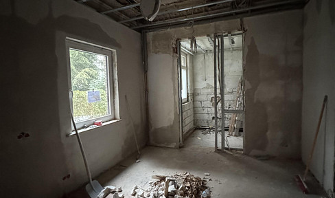 Core-renovated 1-room apartment in an old building in Winterhude (currently being renovated)