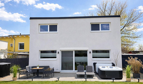 Detached house built in 2018 on own land on the Old Danube