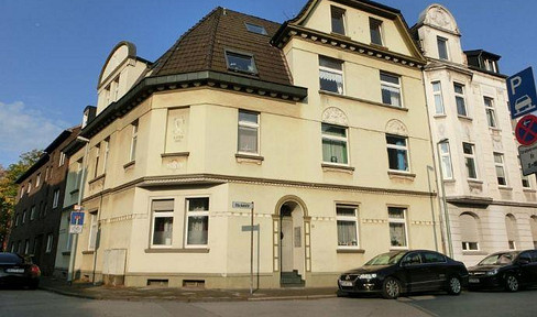 Beautiful Art Nouveau 2-room apartment with balcony in DU-Mittelmeiderich