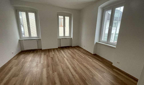 Bright 2-room apartment with balcony - castle view