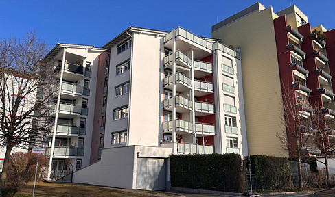 Exclusive 2-room apartment – charming, bright, and highly sought-after.