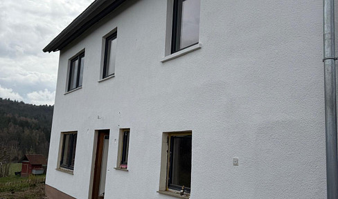 Craftsman house with potential - detached family home on a dream plot (1,000m²)