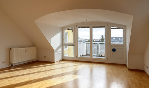 3 Zimmer Dachgeschosswohnung mit Sonnenterrasse und Balkon