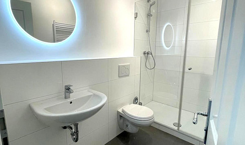 Sanierte Wohnung fußläufig zur Technischen Hochschule, HSPV NRW (Köln Deutz) und ÖPNV