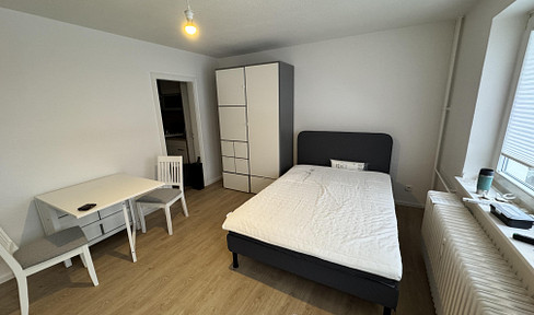 Beautiful 1-bedroom apartment, brand new and furnished, with a new bathroom and kitchen. Rent: €700 (including utilities).
