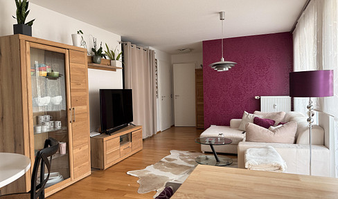 Free of commission!!! Modern 3-room apartment with sunny loggia and elevator - quiet and central