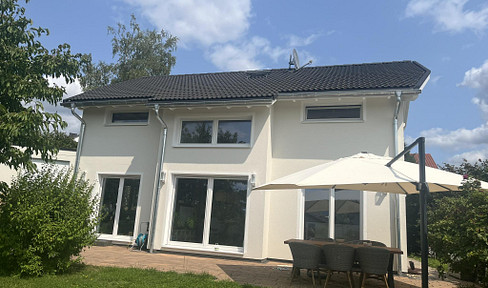 Modern family idyll with a panoramic view of the Hercules