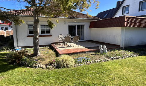 Zingst Strandnähe - modernisierter Bungalow mit Garten