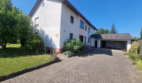 4-Zimmer WHG (120qm) im OG (2 Fam.-Haus)