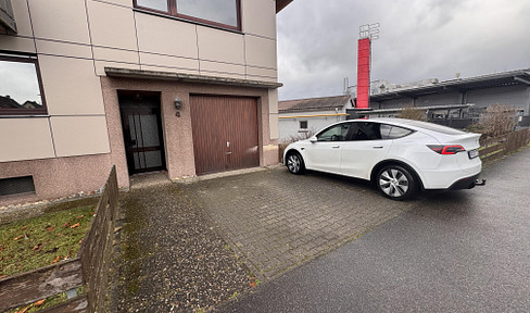 Garage mit kleiner Lagerfläche zu vermieten