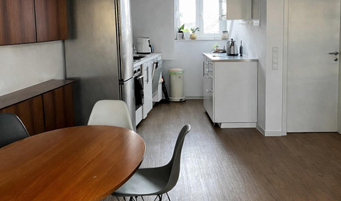 Moderne Maisonettewohnung mit Loggia im Herzen von Brühl zu vermieten.