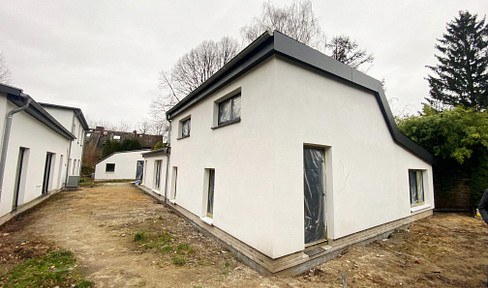 No commission! Apartment with the characteristics of a detached house.