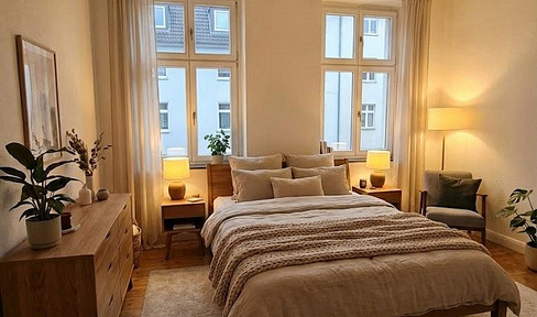 Exklusiver Altbaucharme – frisch renoviert, 3,30 m Decken, Dielen & Stuck, moderne Heiz-/Kühltechnik