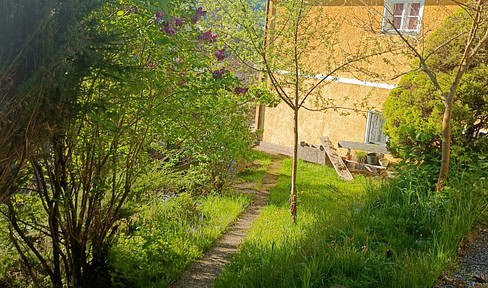 Villa mit zwei Wohneinheiten zu vermieten
