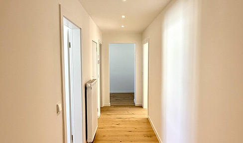 Renovated 2-room apartment (69 sqm) with balcony near Königsplatz, available from private owner