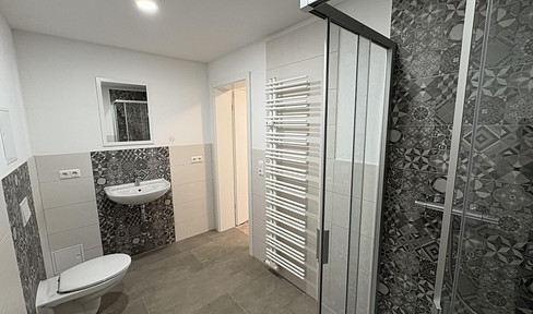 *Exclusive: Refurbished 2-R apartment with upscale furnishings and terrace in Pößneck