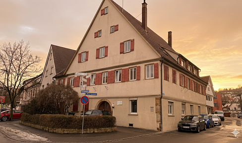 High-yielding listed investment property with 6.6% yield without broker's commission