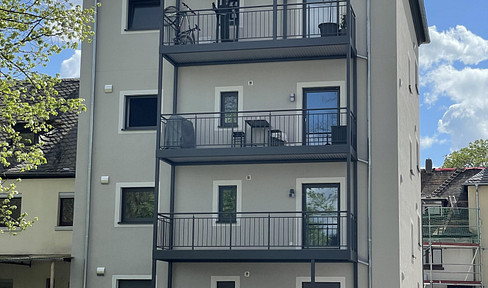 Attractive, bright 3-room top-floor apartment - with balcony and view over the city of Trier