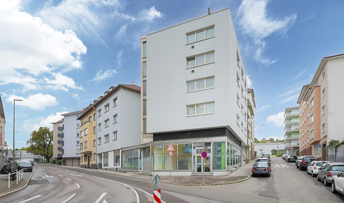 FREE OF PROVISION (€3.90/m²) - Versatile commercial space with office, hall & warehouse in a central location