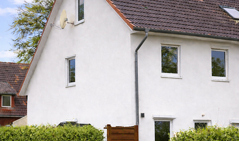 Well-maintained terraced house in Achim-Uphusen.
