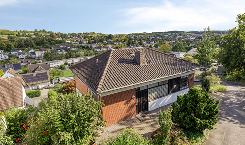 Haus in Höhenlage mit Baugrundstück & Ausbaupotenzial -Wachtberg-Niederbachem