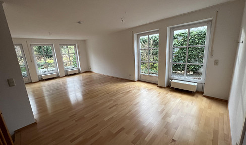 Energy-efficient, fully renovated semi-detached house in Moniberg (Landshut).