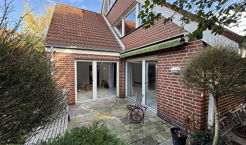 Gepflegtes Einfamilienhaus im Gartenhof-Stil mit hoher Privatssphäre - modernisiert und bezugsbereit