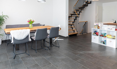 Free of commission! Modern semi-detached house in a quiet location in Stetten