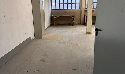 Storage room / commercial space - 100 m² with parking space in Langenhagen