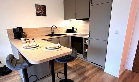 Erstbezug n. Sanierung | 1-Zimmer mit Balkon | U-Bahn U2/U5 | vollmöbliert | WLAN & Homeoffice