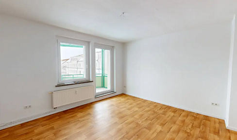 Renovated 3 room apartment with new EBK in central location | well maintained