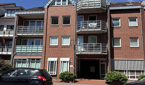 Bright 2-room apartment with balcony and parking space – 1st floor, located in a quiet and central area.