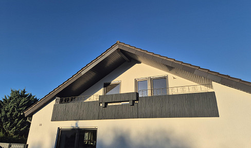 Geräumige 3 Zimmer Dachgeschoßwohnung teil saniert mit Balkon