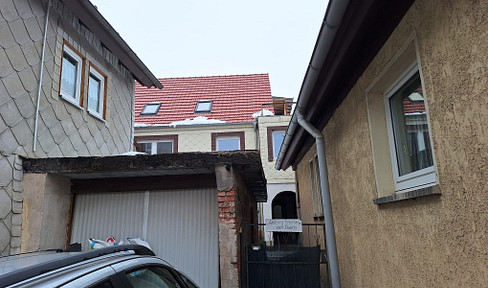 Kernsanierung vorbereitet – Mehrfamilienhaus mit 3 Wohneinheiten und großem Gestaltungsspielraum