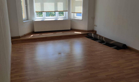 Spacious, central & well-kept apartment at an unbeatable price!