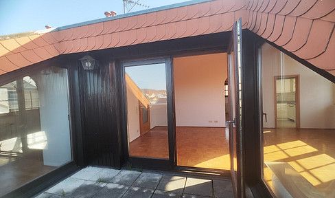 Commission-free and available immediately, near Karlsruhe: 4-room apartment including garage and balcony, Waldbronn-Busenbach.