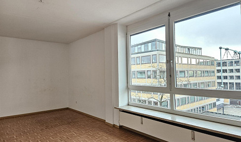 Maxvorstadt: Spacious 1-bedroom apartment in a prime location.