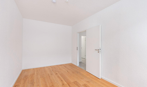 Frisch modernisierte 2 Zimmer mit Balkon in Düsseldorf-Rath