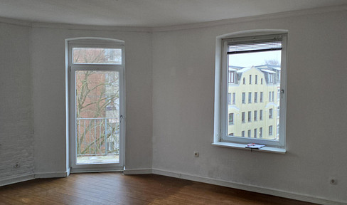 Charming 3-room apartment in an old building with balcony & water view in Flensburg Nordstadt