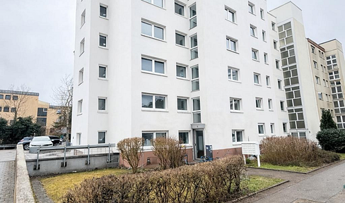 Modernized 18-unit apartment building in prime location Regensburg - sustainable value development!
