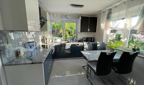 Maisonette-Wohnung im 2-Fam. Haus mit eigenem Traumgarten