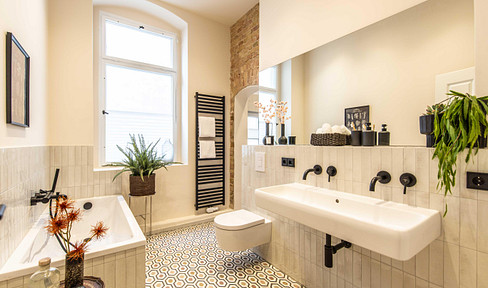Stilvoller Altbau-Traum in bester Lage in Berlin-Mitte 2,5 Zimmern und luxuriösem Interior-Konzept