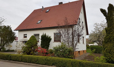 Detached house with building plot in Grabenstetten, from private owner