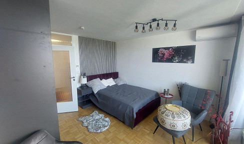 Neu saniertes/möbliertes Apartment