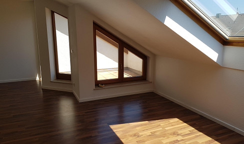 Central, quiet, light-flooded 2-room apartment