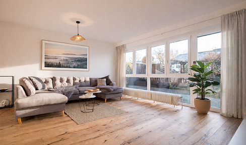 Move straight in & feel good: high-quality renovated RMH - quiet, new heat pump, close to the S-Bahn