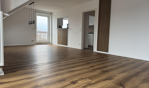 3 Zimmer Maisonette Wohnung 74qm + 24qm offener Galerie 2 Balkonen, TG & Stellplatz